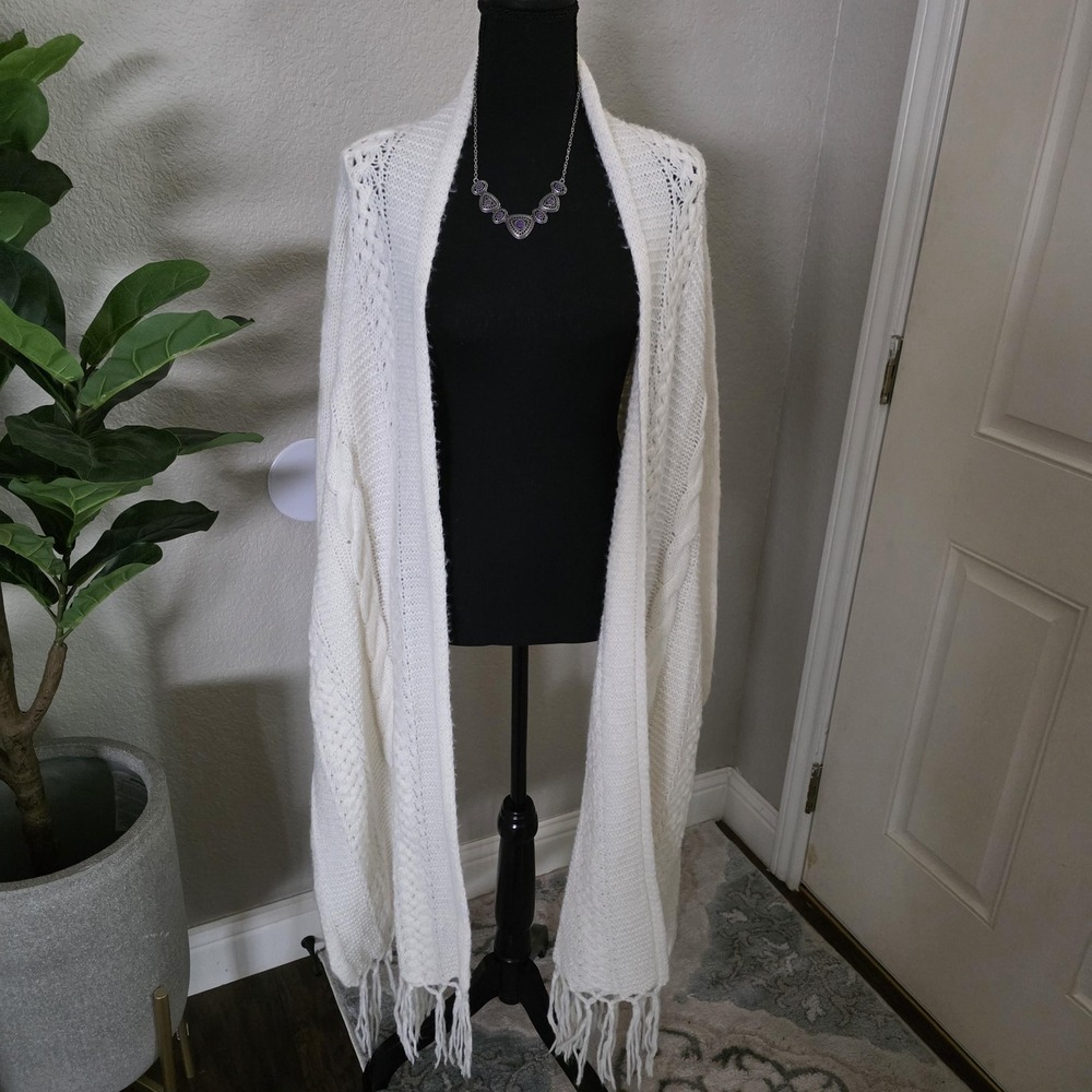 BCBGMAXAZRIA Sweater Womens Medium Large White Cable Knit Open Cardigan Fringe